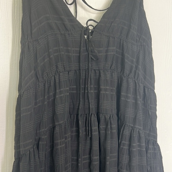 ASTR the label - Lizbeth Black Spaghetti Strap Tied Back Maxi Dress Size Medium - Picture 9 of 12